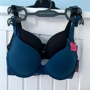 NWT Vince Camuto pair of gentle lift smooth bras